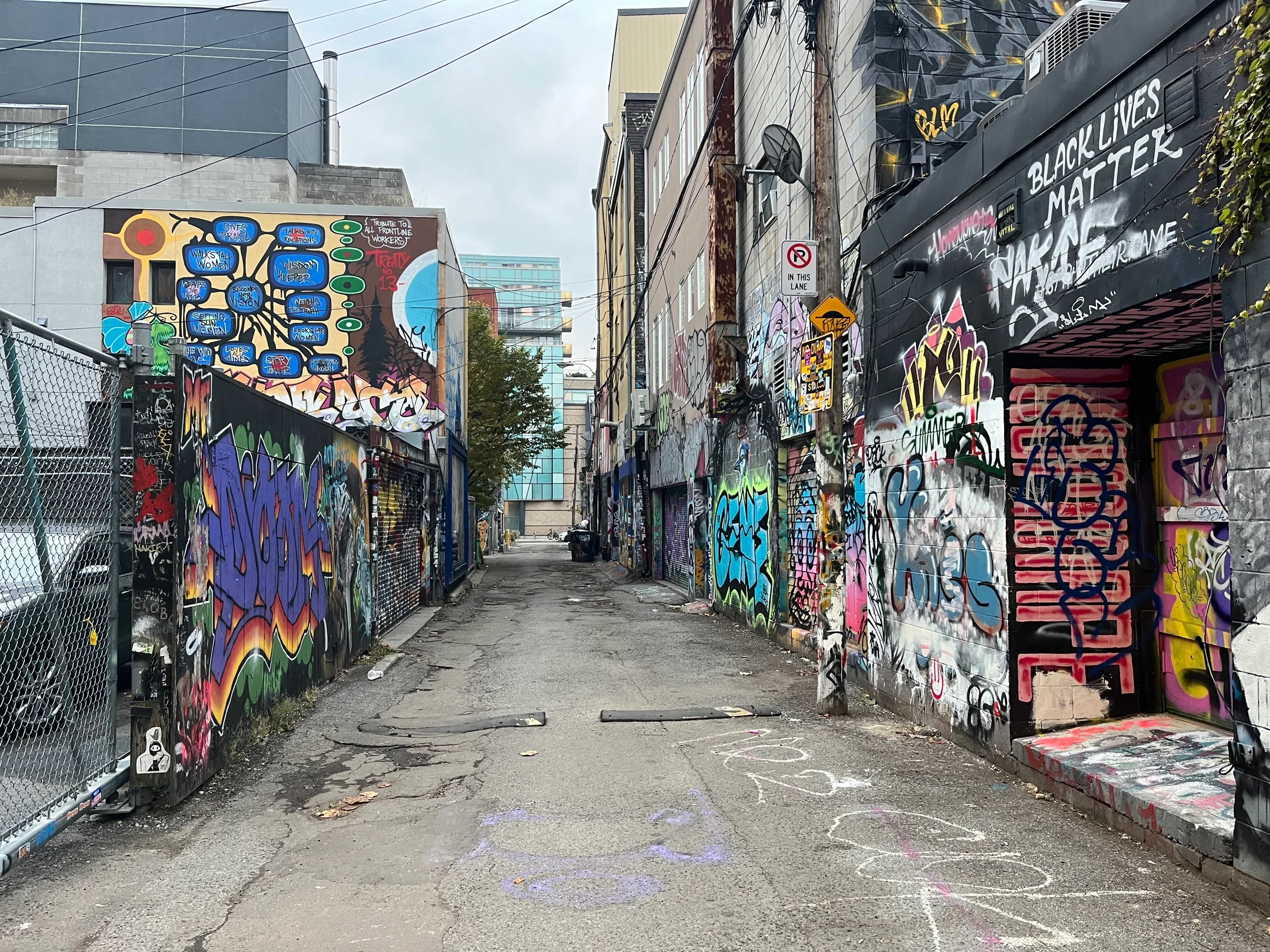 Graffiti Alley, Toronto pre-wedding and engagement photography location in Downtown Toronto, Queen West