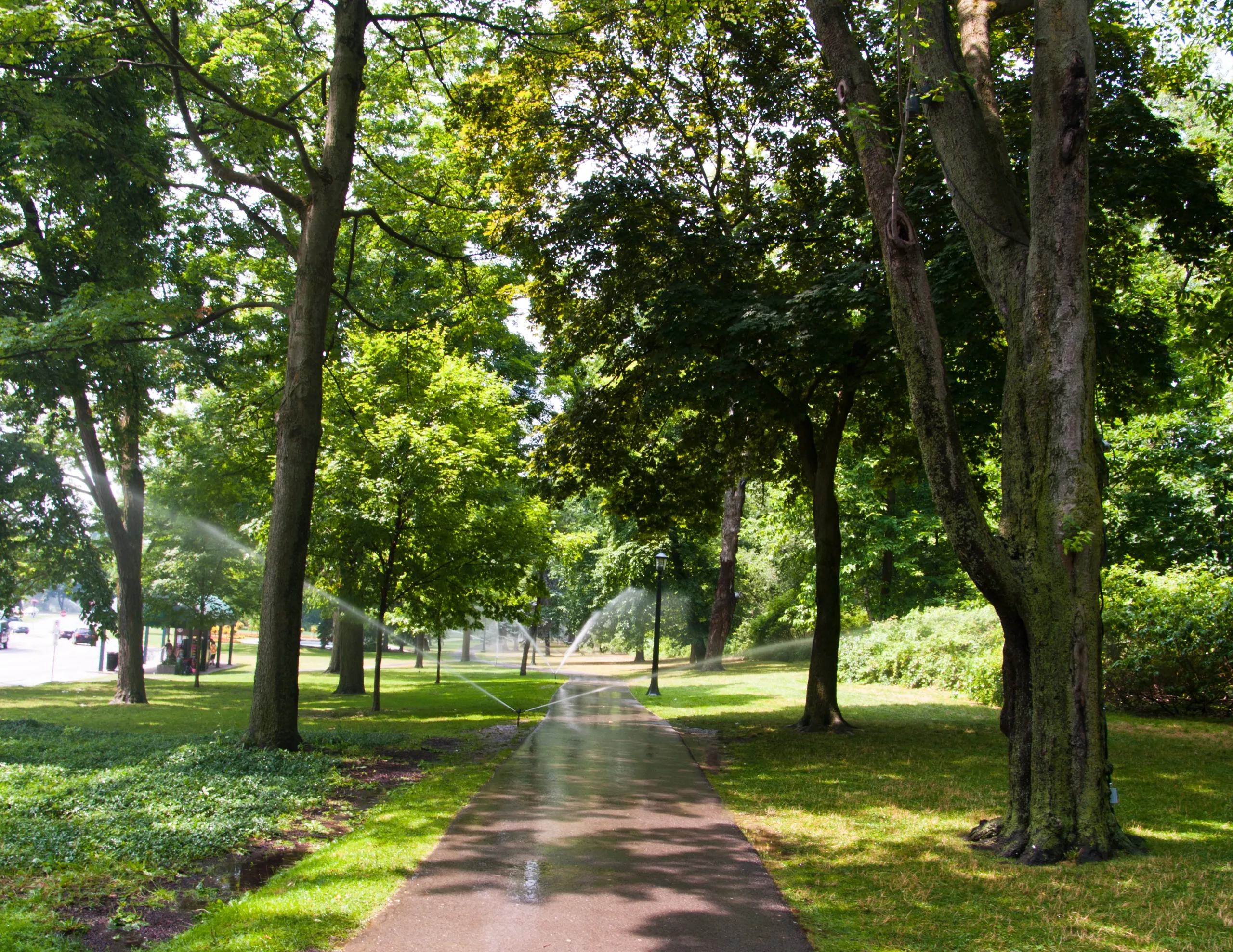 Queen Victoria Park, Toronto pre-wedding and engagement photography location in Niagara Falls, Niagara Parkway