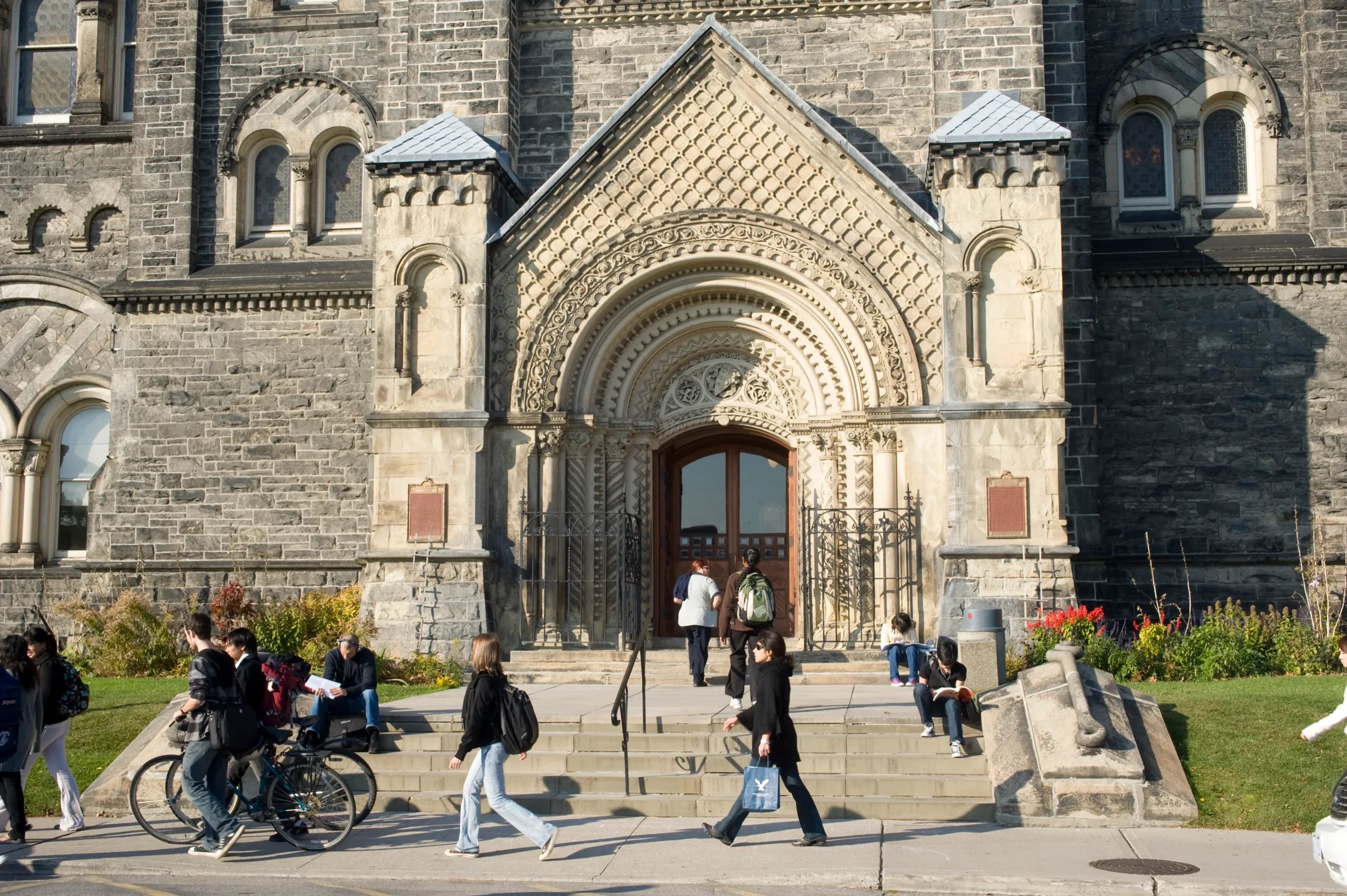 University of Toronto, Toronto pre-wedding and engagement photography location in Toronto, St. George Campus
